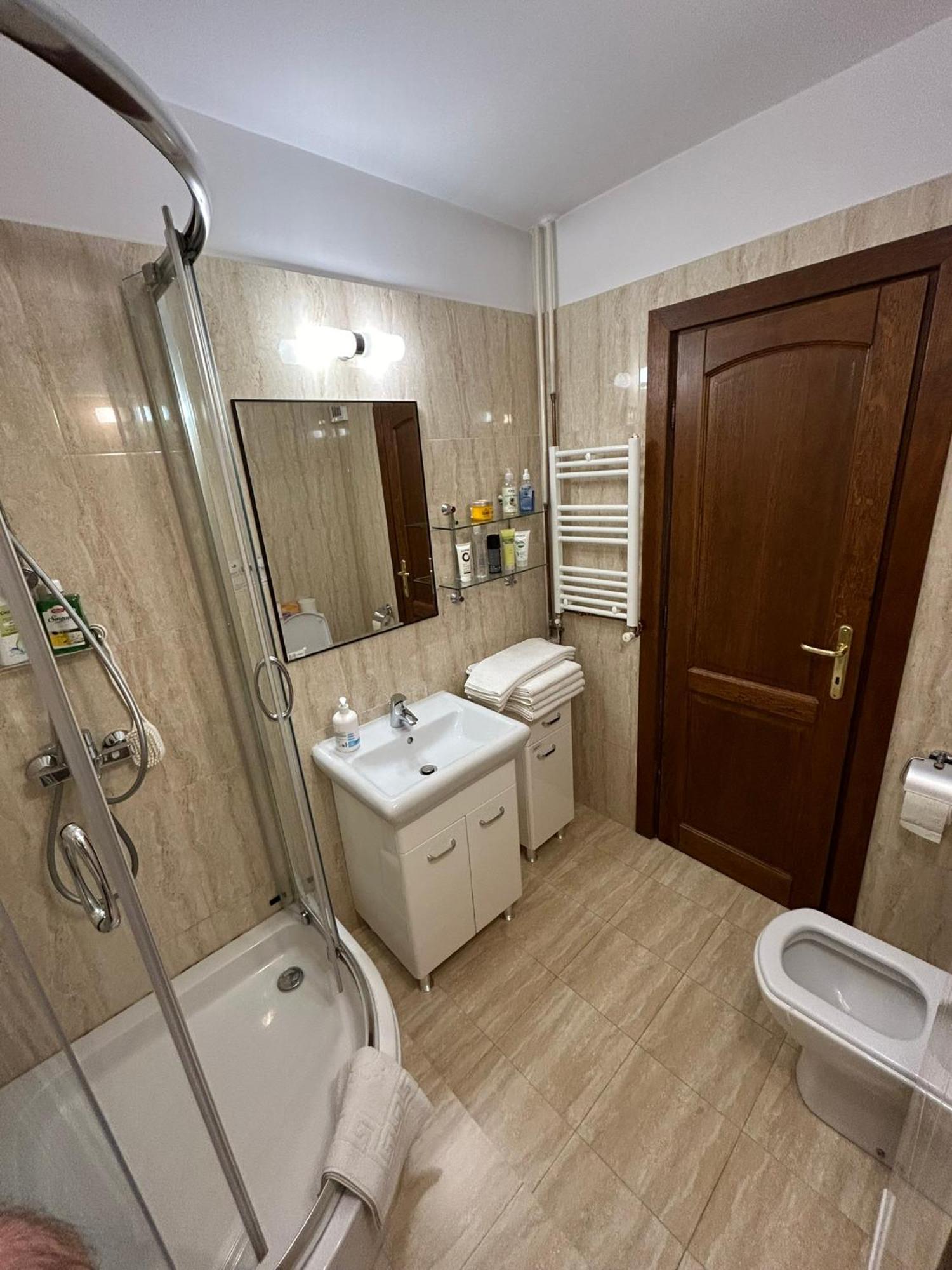 Apart. Premium Ultracentral, 3 Camere Loc Parcare. Ploieşti Exteriör bild