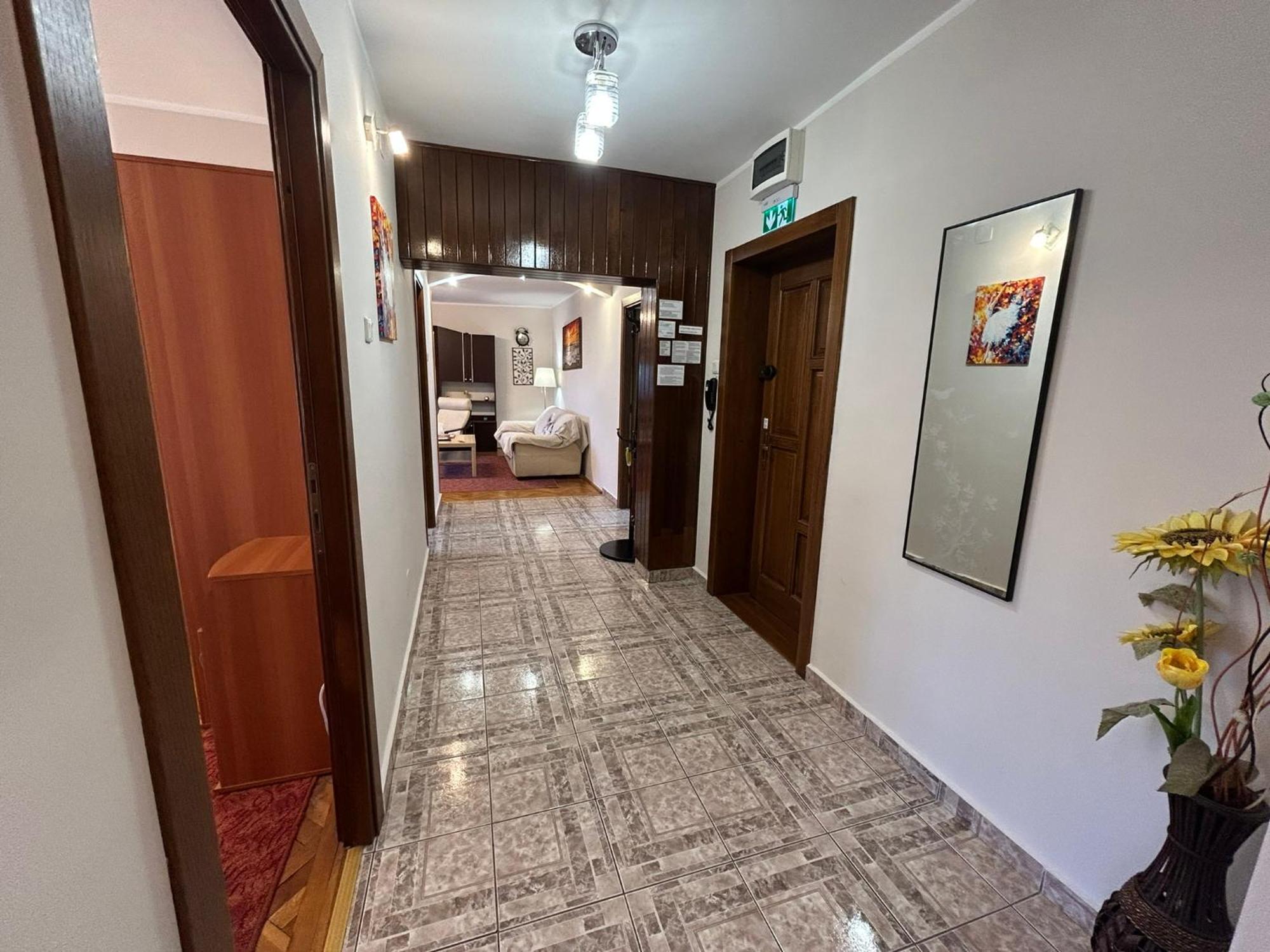 Apart. Premium Ultracentral, 3 Camere Loc Parcare. Ploieşti Exteriör bild